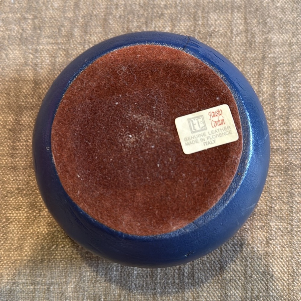 Round Decorative Box with Dancer Design - Picture 4 of 4